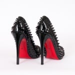 Дамски обувки шипове цвят черен лак  с ток 12 см.